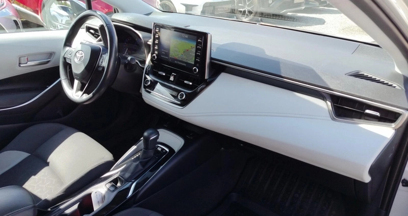 Toyota Corolla cena 93900 przebieg: 52970, rok produkcji 2019 z Sępopol małe 326